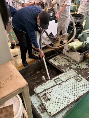 Zamówiony CNC czyszczycz zbiornika z płynami chłodzącymi CNC system filtrów płynów chłodzących do czyszczenia złomu