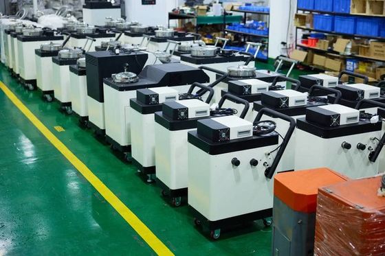 Odcinek płynnego pływającego zbiornika oleju oczyszczonego i ponownie wykorzystywanego